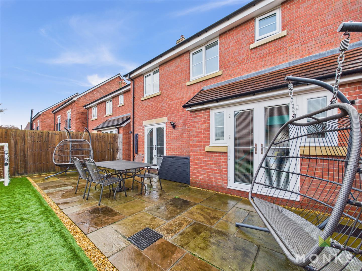 26 Hollands Drive, Oswestry, SY11 3FG For Sale